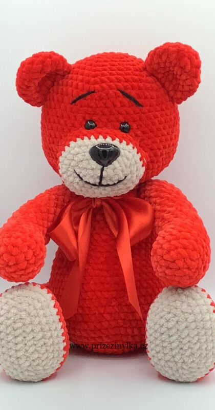 Háčkovaný medvidek červený 