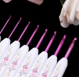 Háček kovový  5,5 mm 