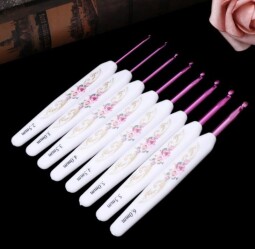 Háček kovový  5,5 mm 