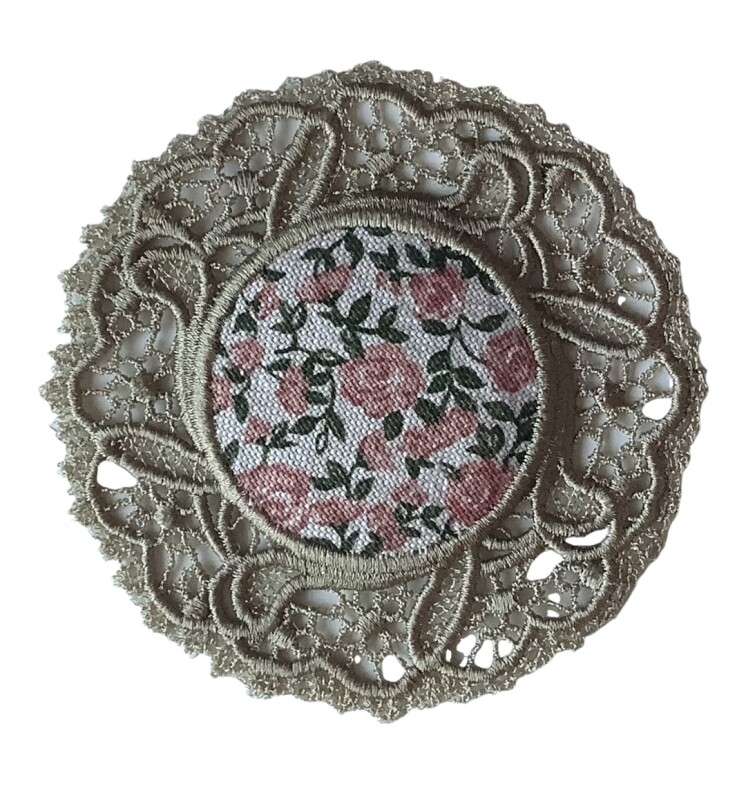 Vyšívaná dečka s1910 béžová