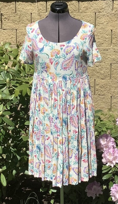 Letní šaty vel.40 krátké barevné