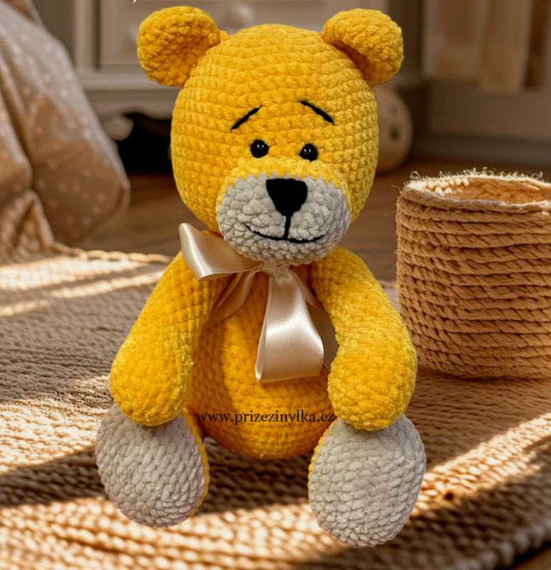 Háčkovaný medvidek tm.žlutý 